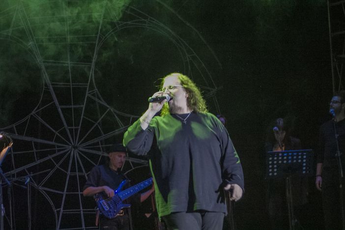 Foto tratte da "Circus" Foto tratte da "Circus"