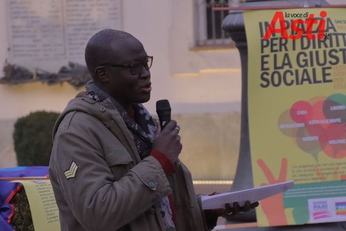 Oggi anche Asti è scesa in piazza per i diritti umani e la giustizia sociale in vista della Giornata contro la povertà [FOTO]