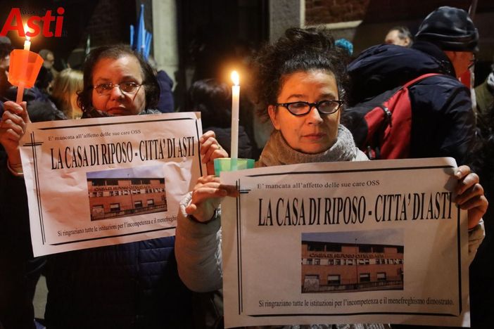 Un momento della fiaccolata organizzata in occasione della chiusura del Maina (merfephoto) Un momento della fiaccolata organizzata in occasione della chiusura del Maina (merfephoto)
