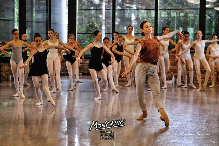 Foto dell’edizione 2021 di “Moncalvo in Danza” Foto dell’edizione 2021 di “Moncalvo in Danza”