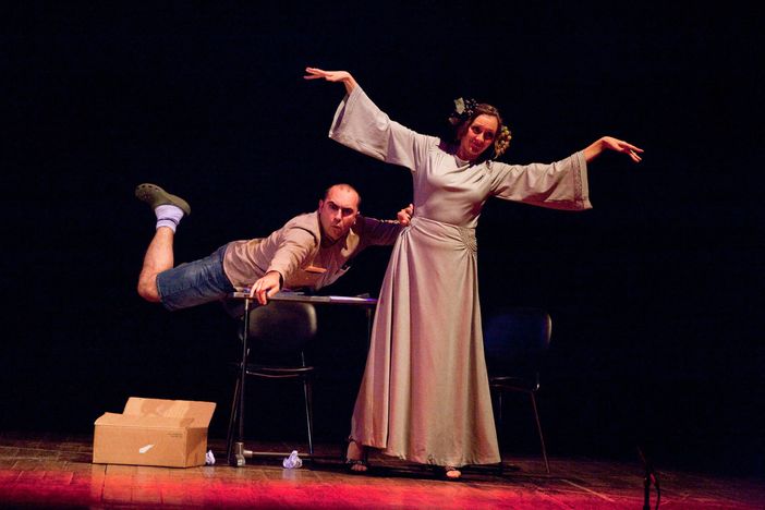 Continua 'Canelli in plein air' con il Teatro degli Acerbi Continua 'Canelli in plein air' con il Teatro degli Acerbi