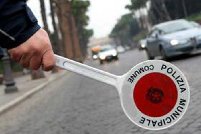 Immagine generica di un controllo della Polizia Municipale