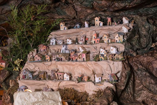 Il presepe allestito a Montegrosso d'Asti