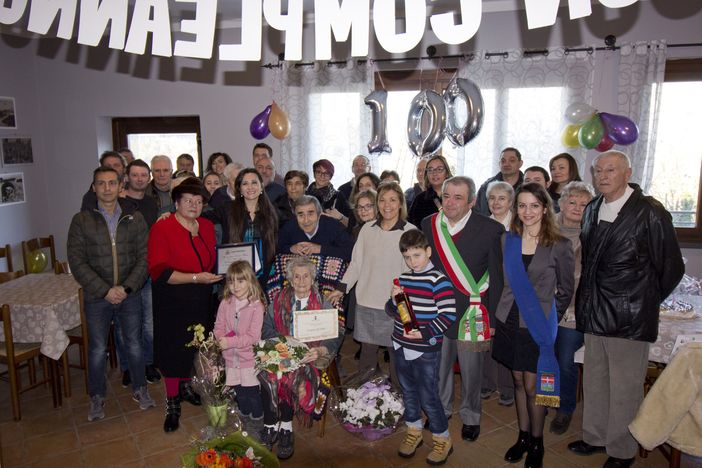 Festa a Montabone per i cento anni di Luigina Musso Festa a Montabone per i cento anni di Luigina Musso