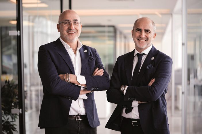 Errebi Nissan annuncia due importanti novità: la partnership con Waya Padel di Asti e il nuovo Nissan Qashqai Motorizzazione E-Power