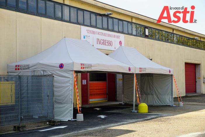 L'hub vaccinale di via Guerra (Ph. Efrem Zanchettin - Merfephoto) L'hub vaccinale di via Guerra (Ph. Efrem Zanchettin - Merfephoto)