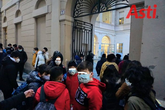 Il rientro in classe di alcuni ragazzi ad Asti Il rientro in classe di alcuni ragazzi ad Asti