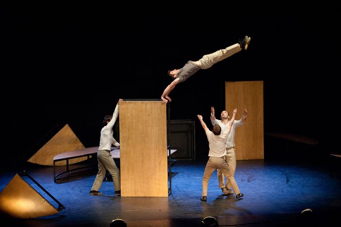 Dalla Spagna a Montiglio Monferrato: La pluripremiata compagnia di circo EIA inaugura la III edizione di MON CIRCO