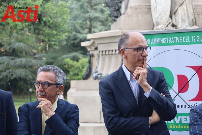 Una curiosa immagine di Letta e Crivelli (MerfePhoto) Una curiosa immagine di Letta e Crivelli (MerfePhoto)