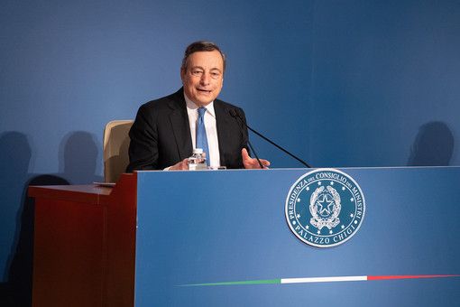 Crisi di governo, Mario Draghi si dimette: "La maggioranza di unità nazionale non c'è più" Crisi di governo, Mario Draghi si dimette: "La maggioranza di unità nazionale non c'è più"