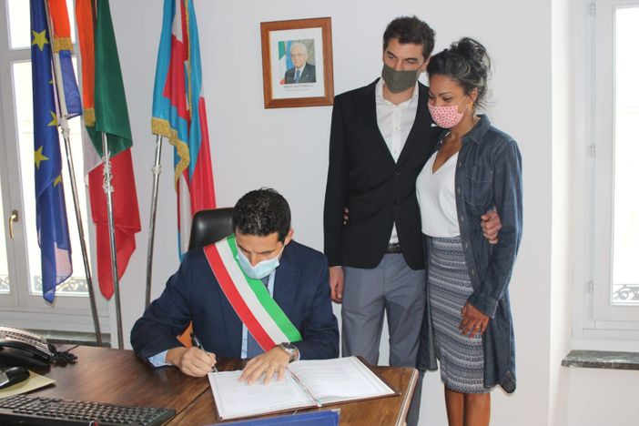A Castelnuovo Belbo il matrimonio tra Tommaso e Adjia da Nizza di Francia