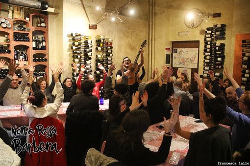 Torna la “Notte rossa Barbera”: alla riscoperta della Piola piemontese per una serata di cibo, musica e tradizioni. Torna la “Notte rossa Barbera”: alla riscoperta della Piola piemontese per una serata di cibo, musica e tradizioni.