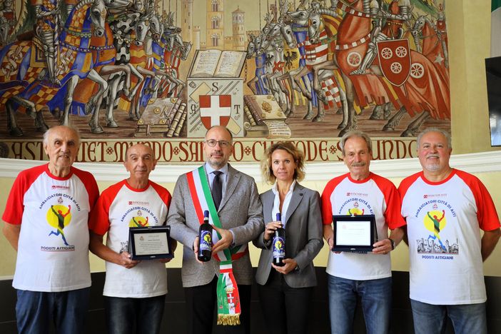 Terminati i festeggiamenti per gli ambasciatori dello sport in Comune ad Asti Terminati i festeggiamenti per gli ambasciatori dello sport in Comune ad Asti