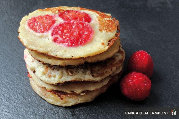 MercoledìVeg: oggi prepariamo i deliziosi pancake ai lamponi. Ecco la ricetta MercoledìVeg: oggi prepariamo i deliziosi pancake ai lamponi. Ecco la ricetta