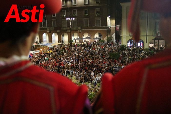 Palio: questa sera presentati i fantini e per la prima volta sorteggiate le batterie Palio: questa sera presentati i fantini e per la prima volta sorteggiate le batterie