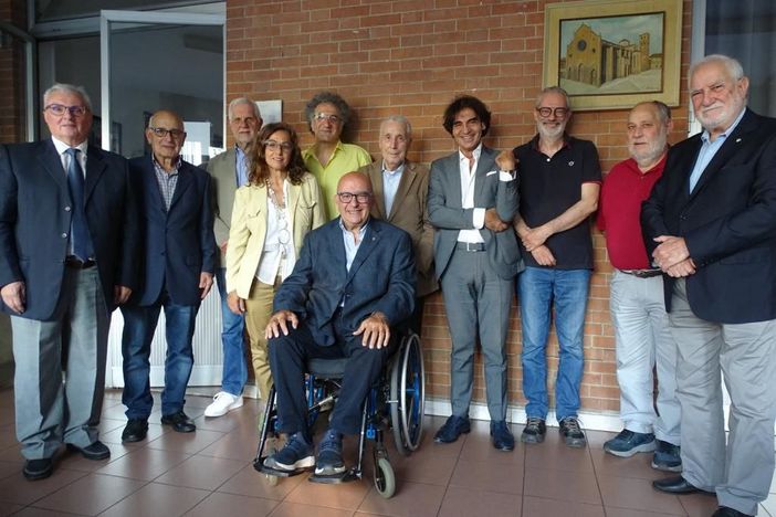 Il consiglio direttivo dell'associazione "La città del sole"