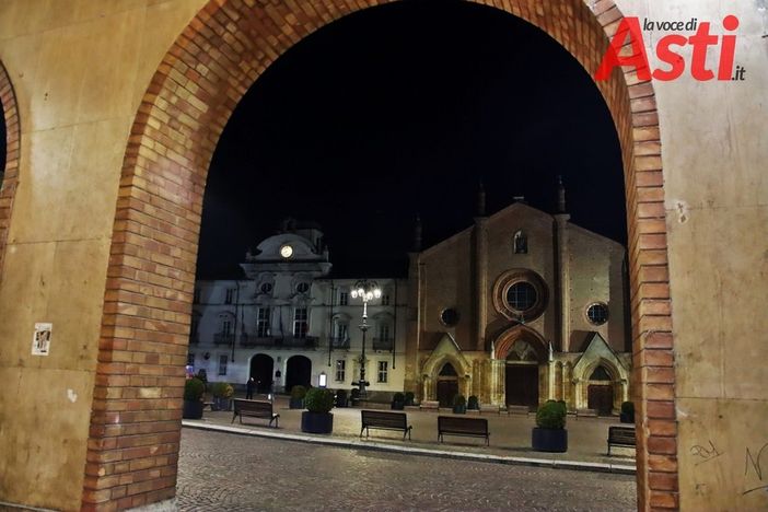 Il Comune di Asti 'spento' per Mi illumino di meno. (Merfe 2020)