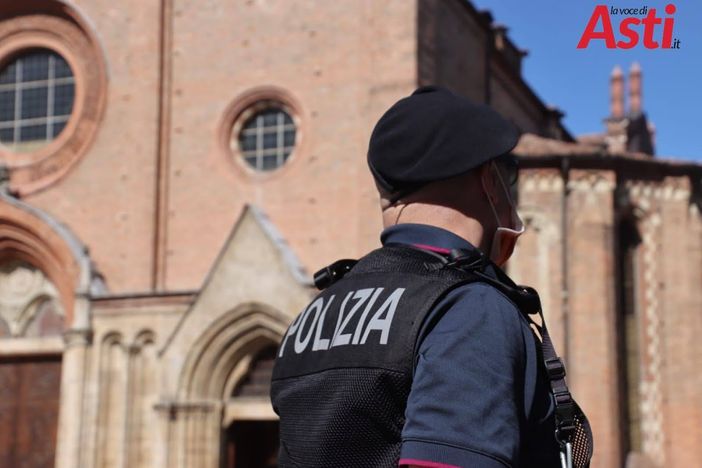 Sicurezza: controlli interforze per il Magico Paese di Natale con la collaborazione del Reparto prevenzione crimine di Torino Sicurezza: controlli interforze per il Magico Paese di Natale con la collaborazione del Reparto prevenzione crimine di Torino