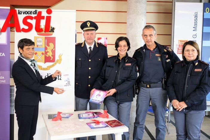 Un'immagine d'archivio della campagna antiviolenza della Polizia di Stato Un'immagine d'archivio della campagna antiviolenza della Polizia di Stato