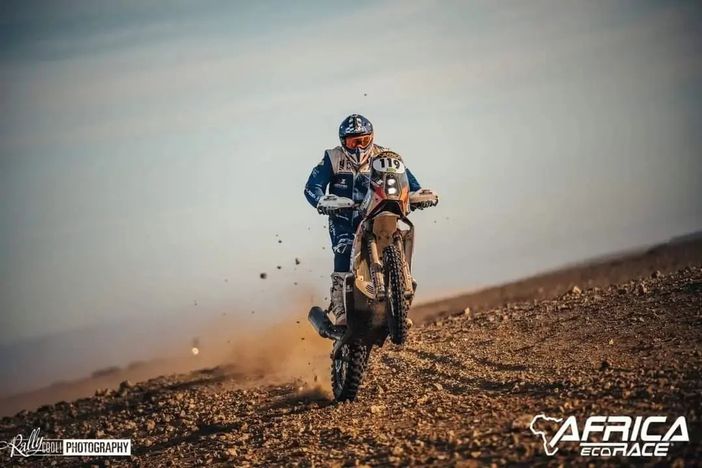 Brutto incidente per Ugo Peila all'Africa Eco Race