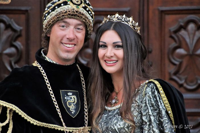 Milena al Palio di Asti con il fidanzato Jonny Milena al Palio di Asti con il fidanzato Jonny