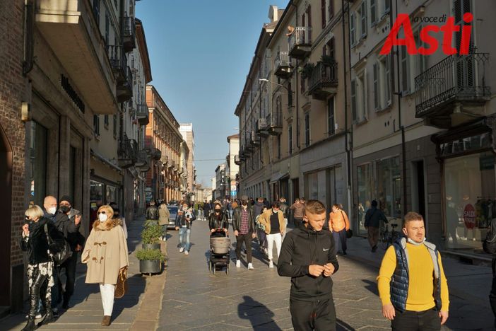 Dal 26 aprile le superiori rientreranno almeno al 60%, “Green Card” per passare tra regioni arancioni e rosse Dal 26 aprile le superiori rientreranno almeno al 60%, “Green Card” per passare tra regioni arancioni e rosse