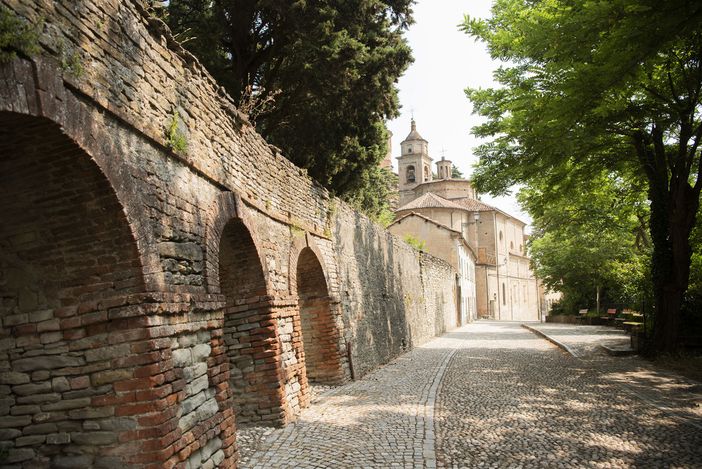 Un'immagine dal Borgo Antico di Calamandrana Alta Un'immagine dal Borgo Antico di Calamandrana Alta