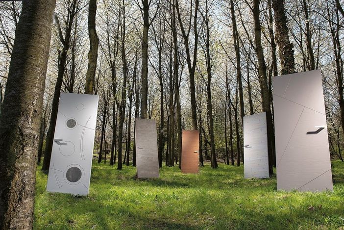 Le meraviglie del nostro territorio si esibiscono attraverso le pagine di un catalogo di porte interne uniche