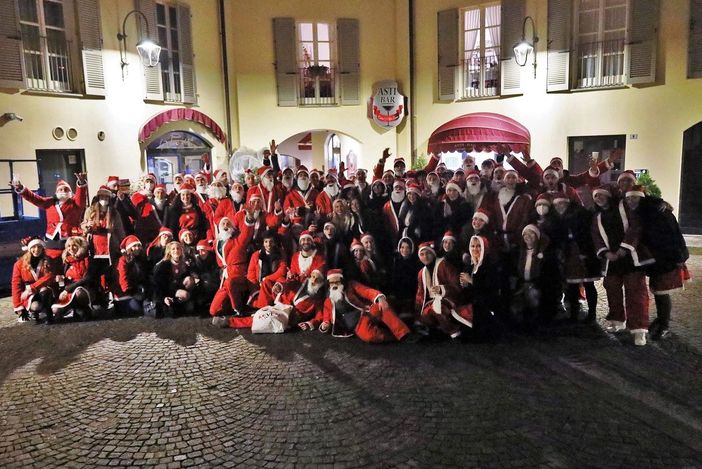 Foto di gruppo per i Babbi Natale (Ph. Efrem Zanchettin - Merfephoto) Foto di gruppo per i Babbi Natale (Ph. Efrem Zanchettin - Merfephoto)