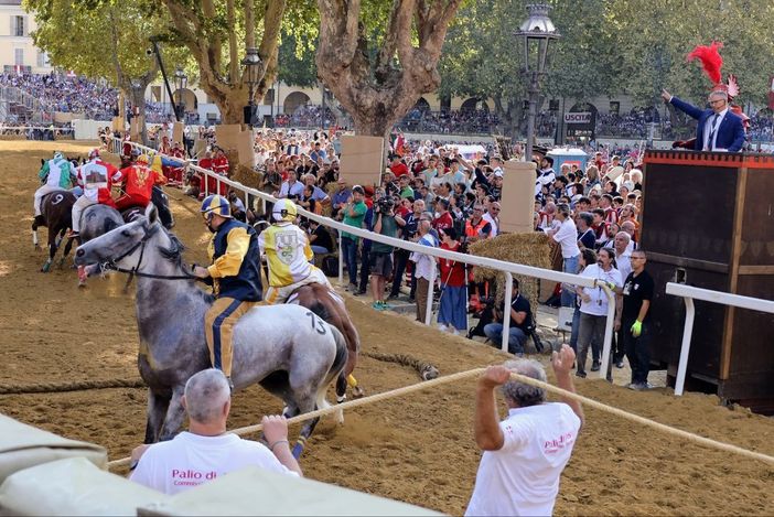 Alcune immagini (Ph. Merfephoto - Efrem Zanchettin) della partenza contestata dal Borgo San Marzanotto Alcune immagini (Ph. Merfephoto - Efrem Zanchettin) della partenza contestata dal Borgo San Marzanotto