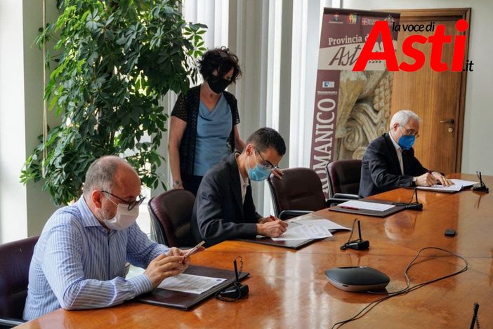 Il sindaco Rasero e il presidente Lanfranco ritratti nel corso della conferenza stampa in Provincia (Ph. Efrem Zanchettin - MerfePhoto) Il sindaco Rasero e il presidente Lanfranco ritratti nel corso della conferenza stampa in Provincia (Ph. Efrem Zanchettin - MerfePhoto)