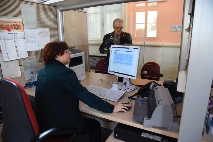 Estesa fino al 31 agosto la validità delle carte d’identità scadute, salvo che ai fini d’espatrio Estesa fino al 31 agosto la validità delle carte d’identità scadute, salvo che ai fini d’espatrio