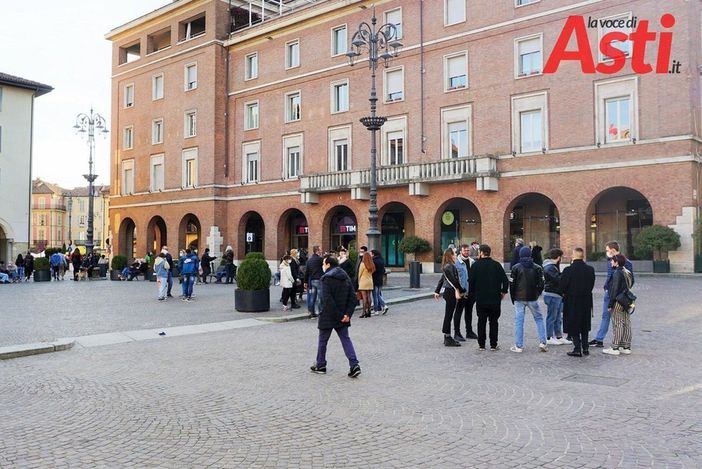 L’allarme di Confesercenti: “La pandemia fa crollare i consumi dei piemontesi: 5.000 euro in meno a famiglia nel 2020” L’allarme di Confesercenti: “La pandemia fa crollare i consumi dei piemontesi: 5.000 euro in meno a famiglia nel 2020”