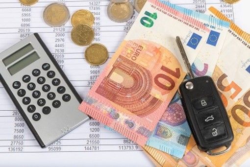Oltre al caro benzina, quello dell'assicurazione auto: in Piemonte +5,7% da inizio anno