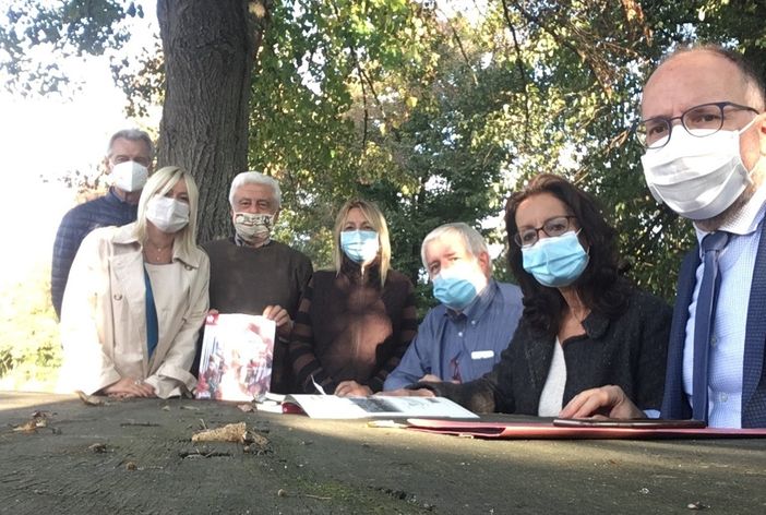 Il bosco degli Astigiani si farà e sarà a Viatosto. Perché alla paura si risponde con la vita