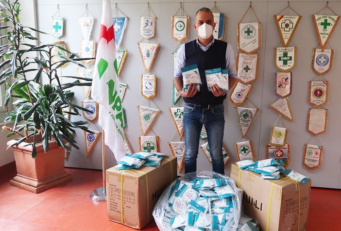 Coronavirus, dal Banco Farmaceutico Torino, 3450 mascherine FFP2 all'Anpas