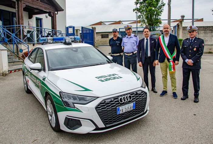 Nuova auto per la polizia locale di Asti Nuova auto per la polizia locale di Asti
