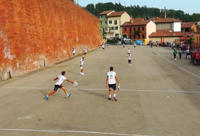 Il tamburello piemontese ai nastri di partenza Il tamburello piemontese ai nastri di partenza