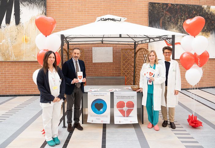 Edna Annalisa Biase, infermiere esperto del Coordinamento Ospedaliero per il Procurement di Organi e Tessuti (COP), il direttore generale dell’Asl AT, Francesco Arena, la dottoressa Silvia Perno, responsabile del Coordinamento Ospedaliero per il Procurement di Organi e Tessuti (COP), Roberta Broda, direttore del Presidio Ospedaliero Cardinal Massaia Edna Annalisa Biase, infermiere esperto del Coordinamento Ospedaliero per il Procurement di Organi e Tessuti (COP), il direttore generale dell’Asl AT, Francesco Arena, la dottoressa Silvia Perno, responsabile del Coordinamento Ospedaliero per il Procurement di Organi e Tessuti (COP), Roberta Broda, direttore del Presidio Ospedaliero Cardinal Massaia