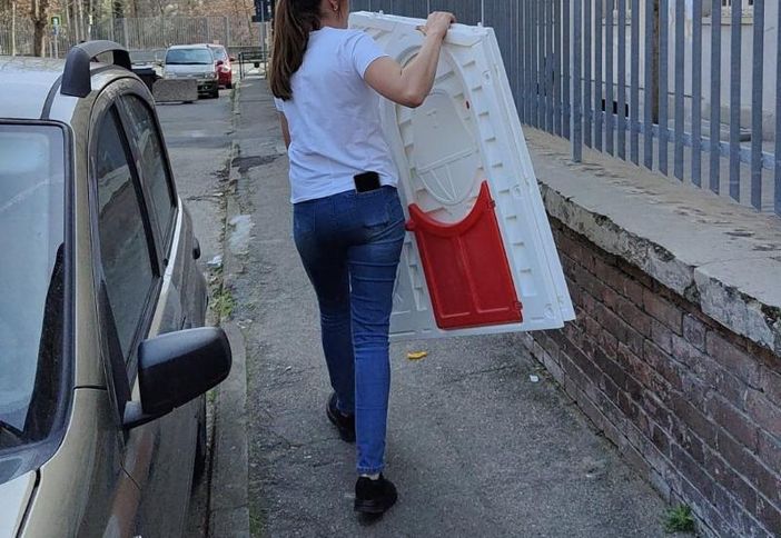 Cerruti (M5S): &quot;Alla Pascoli gravi criticità. Grazie ai genitori per le iniziative di volontariato&quot;