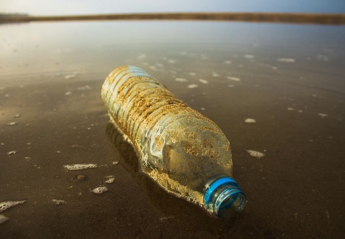 Sole, spiagge, vacanze e responsabilità: l’estate giusta per combattere la plastica nel mare Sole, spiagge, vacanze e responsabilità: l’estate giusta per combattere la plastica nel mare