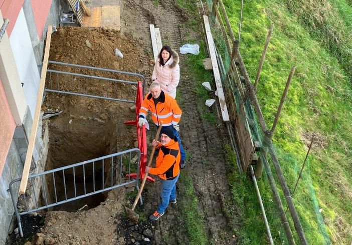 Sopralluogo di sindaco e cantonieri sull'area dello scavo