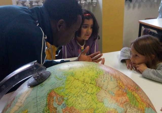 L’educazione è fuori. La scuola anche L’educazione è fuori. La scuola anche