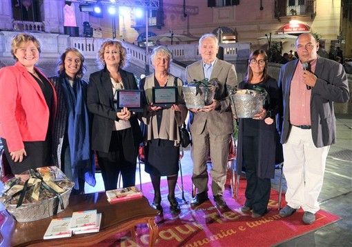 Acqui Terme: consegnato a Natalia Cattelani il premio “Libro più Gustoso dell’anno” per il libro “I dolci di casa”