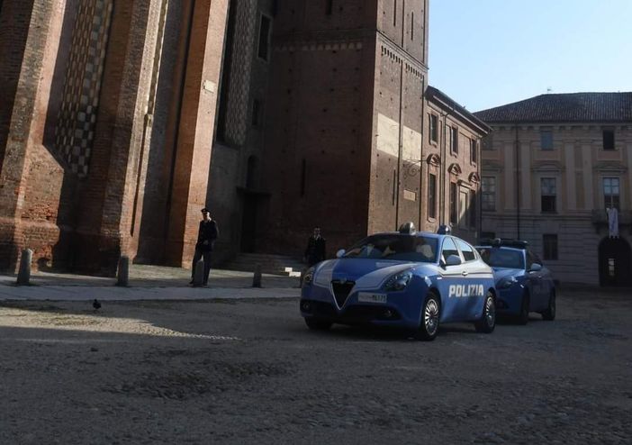 Riempie il carrello di merce ed esce senza pagare: pluripregiudicato fermato dalla Polizia Riempie il carrello di merce ed esce senza pagare: pluripregiudicato fermato dalla Polizia
