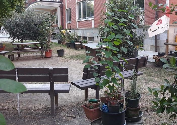 Un pilastro sotto inchiesta: Nizza Futura chiede chiarimenti sulla costruzione della nuova scuola