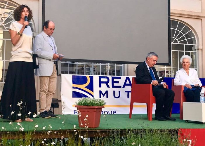 L'incontro con la Senatrice Segre, svoltosi nell'ambito di Passepartout, cui fa riferimenti l'avv. Florio nella sua lettera (foto tratta da Facebook)