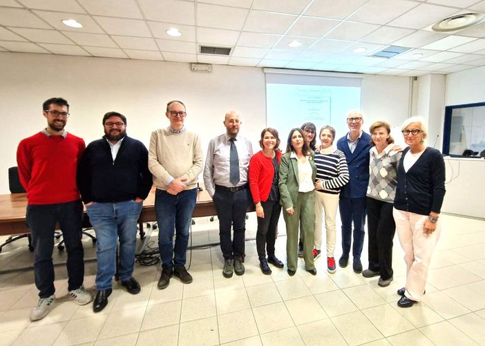Foto di gruppo per i relatori del convegno Asl AT sulla medicina di genere