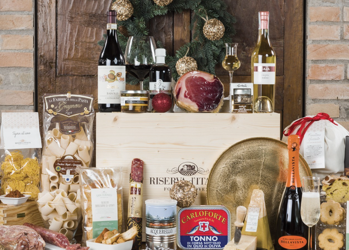 I cesti regalo natalizi personalizzabili offerti da Riserva d’Italia