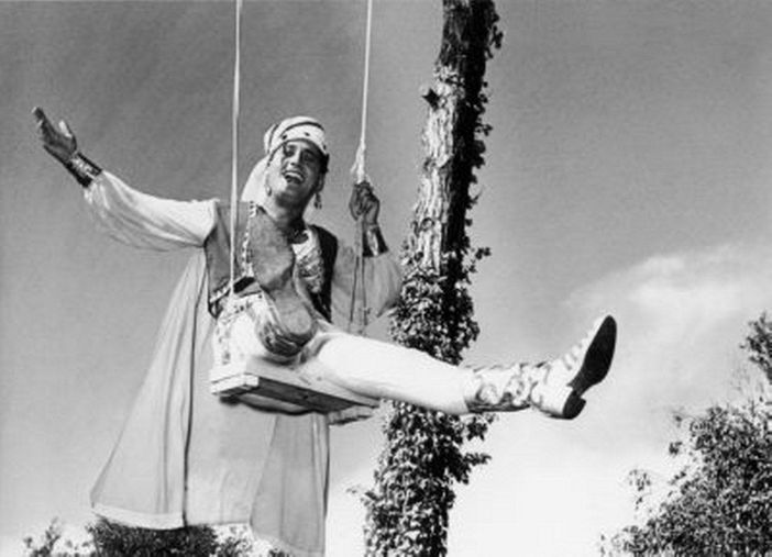 Un'immagine tratta da &quot;Lo sceicco bianco&quot;